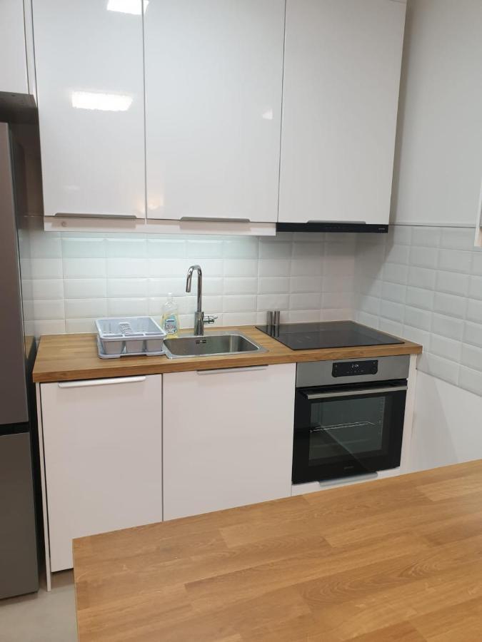 Appartamento Apartman 33 Free Private Garage Novi Sad Esterno foto